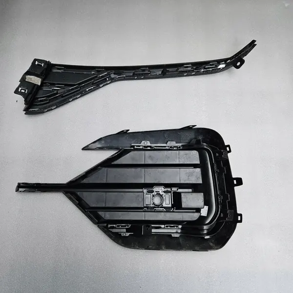 Griglia paraurti anteriore destra VW Touareg image 6