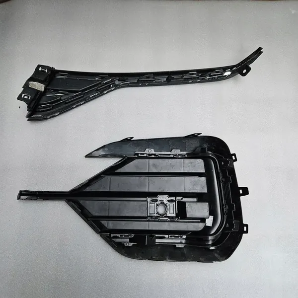 Griglia paraurti anteriore destra VW Touareg image 7