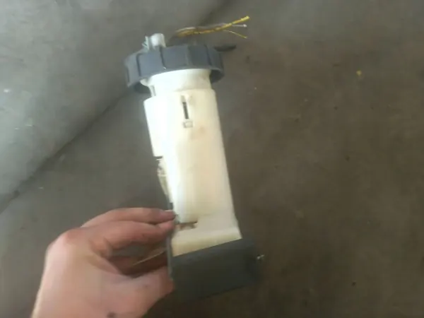 Brandstofpomp Peugeot 106 1997 OEM 9626061780 image 2