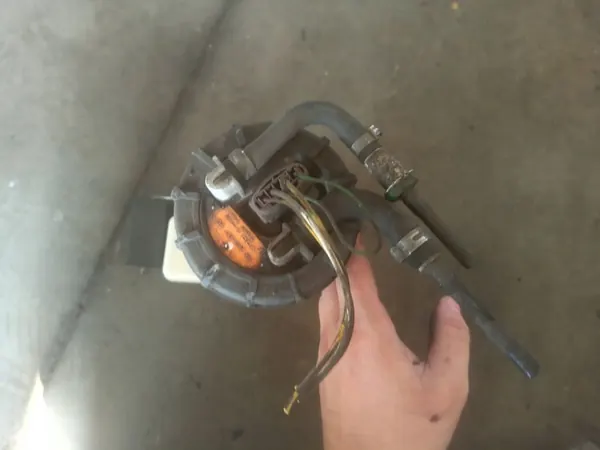 Brandstofpomp Peugeot 106 1997 OEM 9626061780 image 5