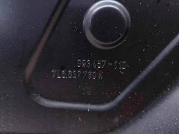 VW Touareg framdörrs fönsterram OEM 7L6837730K image 7