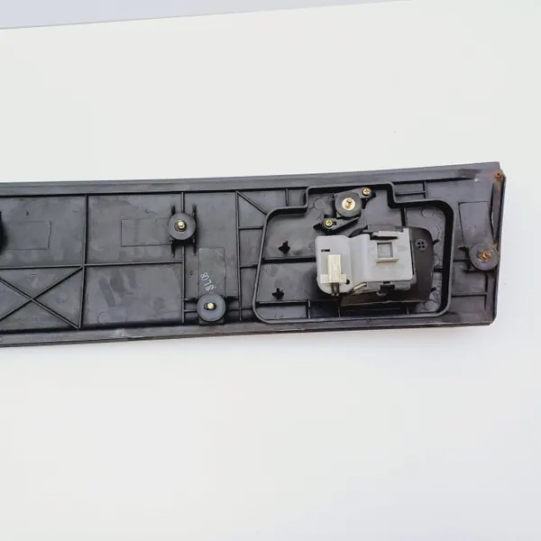 Garniture de Hayon OEM DRC83578 pour Kia Sephia image 10