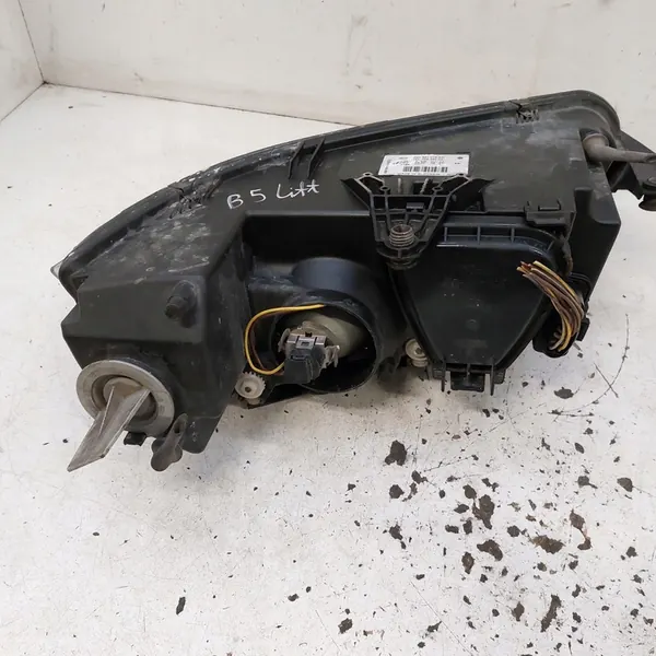 Volkswagen Passat B5 Oikea Ajovalon Linssi Hella image 9