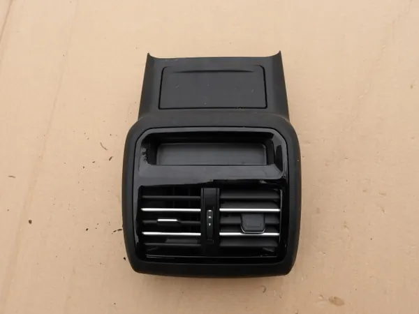 Gebrauchte Volkswagen OE Lüftungsgitter 3G0857100H image 2