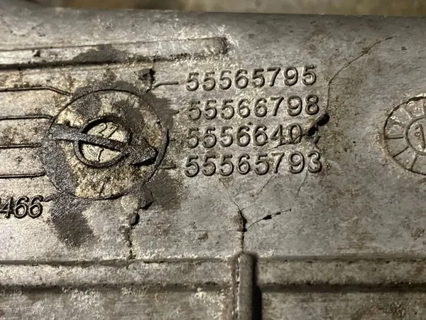 Opel Astra J 1.6L 2010 Oljepanna 55565793 image 7