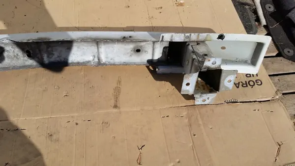 Rinforzo paraurti Opel Vivaro 2007 - 2014 image 7