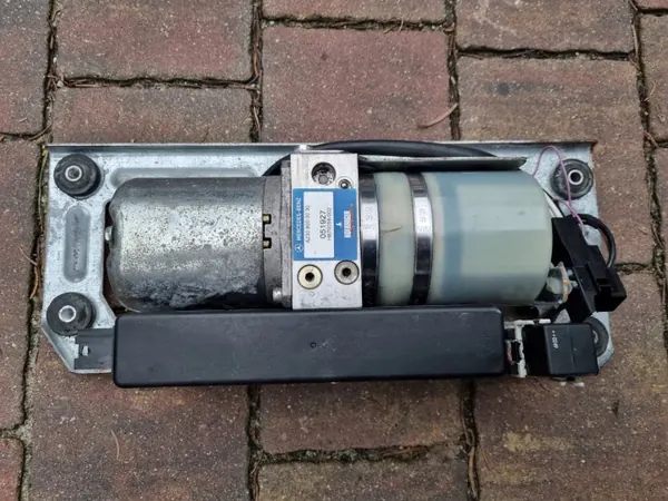 Pompe de toit Mercedes SL R230 OEM 2308000030 image 2