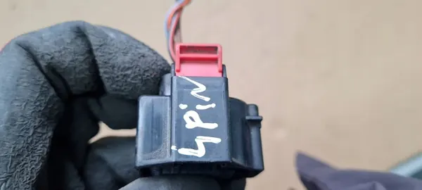 Conector Luz Audi 4K8973708 Peça Usada image 5