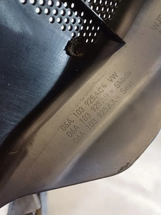 Moottorin suojus 1.6 SR VW Golf IV OEM 06A103925AC image 9