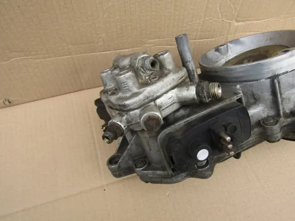Distribuidor de combustible OEM 0438121043 para Mercedes W201/W124 image 4