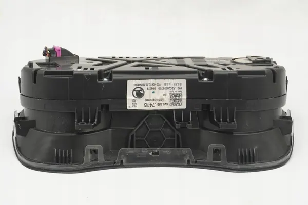 Skoda Fabia III Instrumentpanel OEM 6V0920741B - Original image 9