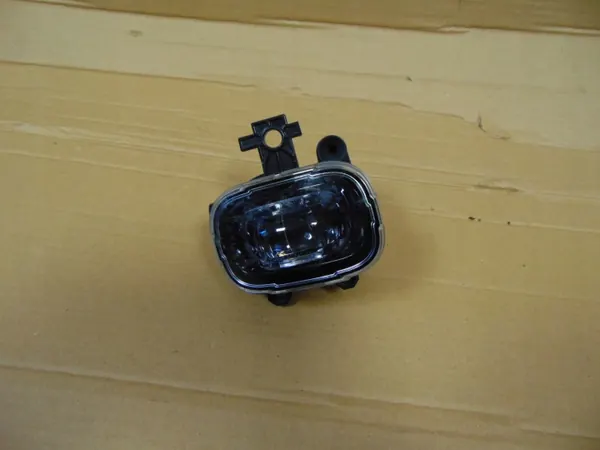 Farol LED Direito Renault OEM 261504122R Usado image 2