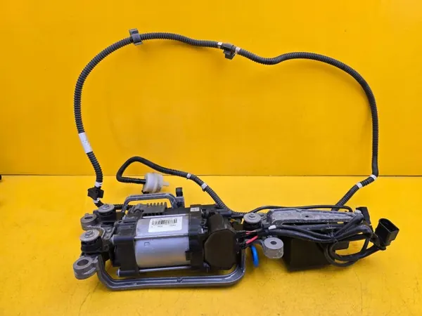 Porsche Macan 95B Fjädringskompressor OEM 15155000902 image 2