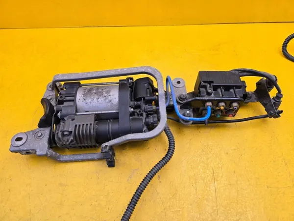 Porsche Macan 95B Fjädringskompressor OEM 15155000902 image 3