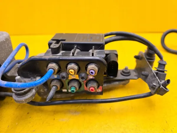 Porsche Macan 95B Fjädringskompressor OEM 15155000902 image 4