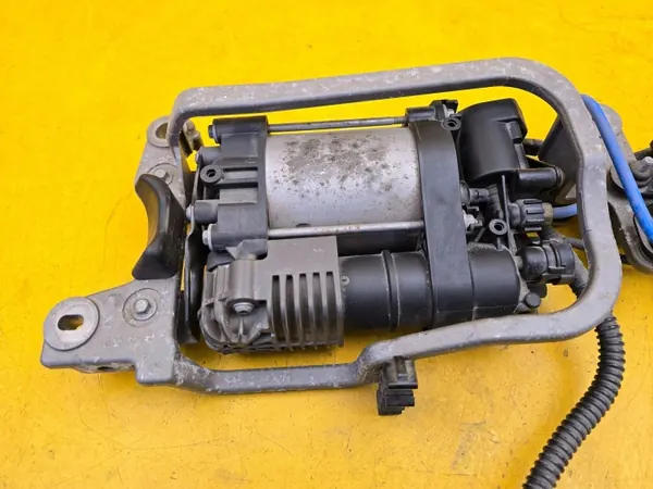 Porsche Macan 95B Fjädringskompressor OEM 15155000902 image 5