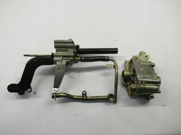 BMW M3 M4 F80 F82 Oliepomp OEM 7846385 7846388 image 2