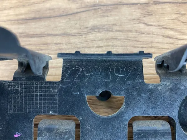 Moottoritietokoneen kiinnike OEM 22933922 Cadillac CTS III image 8