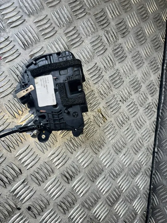 RENAULT CLIO IV Bakre Höger Lås 12-19 image 4