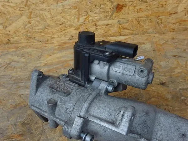 AUDI A3 8P 1.9 TDI Coletor EGR Throttle 03G image 5