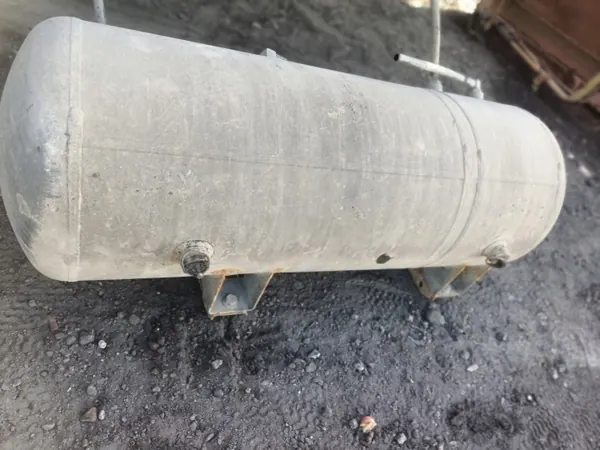 Tanque de ar DAF usado OEM mbm678 para XF 106 image 4