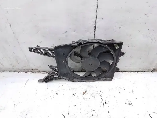 Opel Corsa D 1.3 CDTI Jäähdyttimen Tuuletin 55703928 image 2