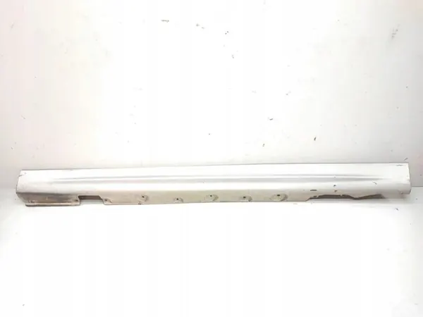BMW 3 E46 Couvre-bas de seuil gauche OEM 8209755 image 2