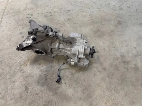 2020 BMW X1 F48 F49 Rear Differential 9470035 image 2