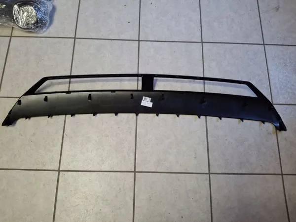 Spoiler parachoques delantero Hyundai Ioniq V OEM 86577-GI000 image 4