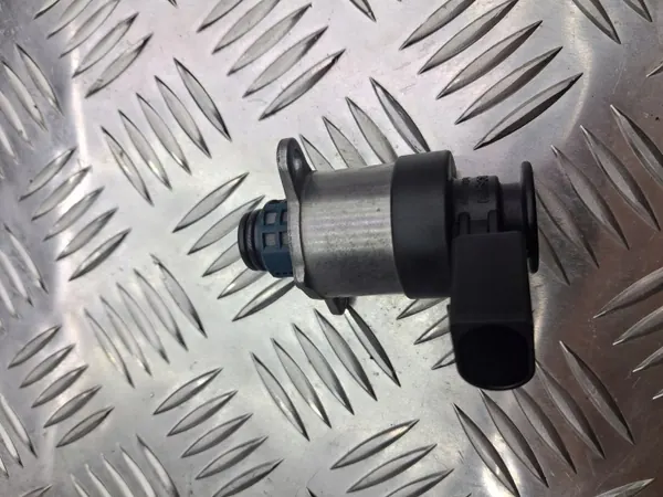 Válvula bomba inyección OEM 1410Z00008 BMW 2.0D image 2