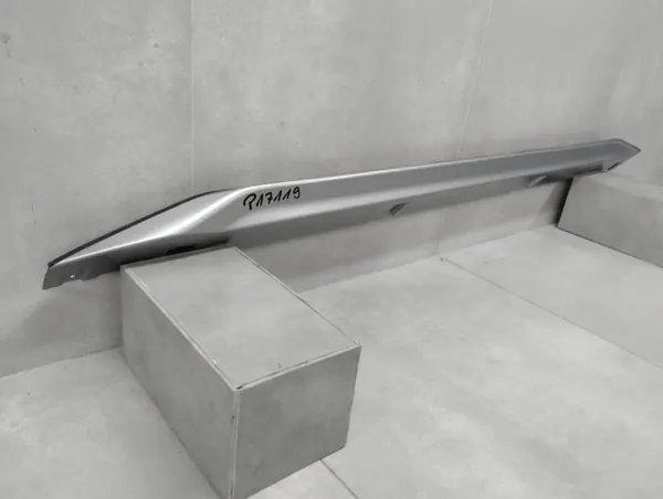 Seuil de porte droit Toyota CHR Hybrid image 2