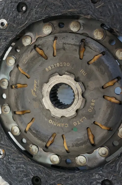 Volante de Dupla Massa Alfa Fiat 500 Mito 1.4 TB 55219390 image 7