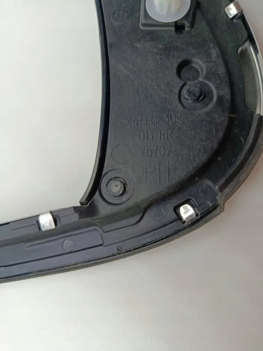 Lexus RX 450H Oven Lasin Lista OEM 75707 Oikea Taka image 3