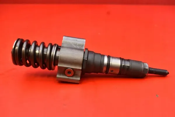 Pompe d'injection OEM 03G130073T pour VW Passat B6 2.0 TDI image 4