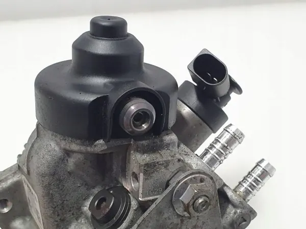 Ruiskutuspumppu OEM 03L130755L VW Passat B7 2.0TDI:lle image 8