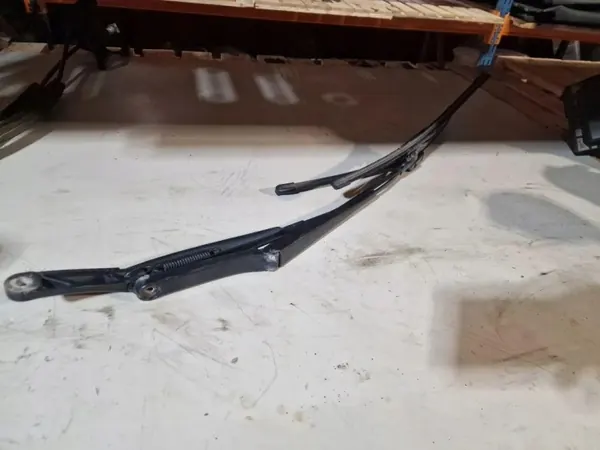 Escobillas delanteras VW Scirocco OEM 1K8955410 image 4