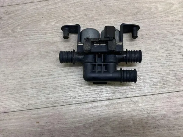 Lämmitysventtiili OEM 97057250100 Porsche Panamera 3.0L image 4