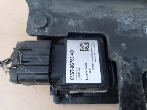 Ford OE CV6T-9G768-AD Avståndsradarsensor fäste image 3