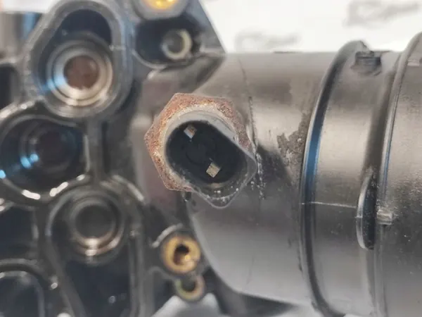 Oljefilterhus EOS GOLF PASSAT 2.0 BVY 150HK image 4