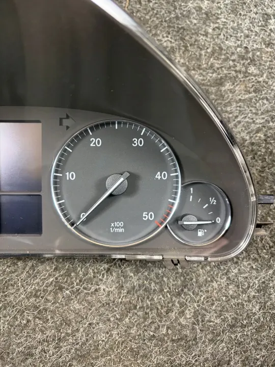 Mercedes W203 Mittaristo OEM A2035404947 - 457k km image 3