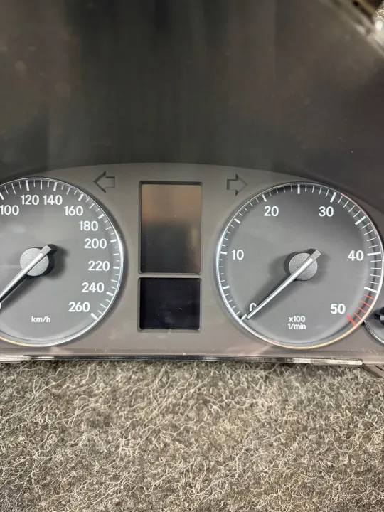 Mercedes W203 Mittaristo OEM A2035404947 - 457k km image 4