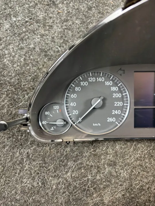 Mercedes W203 Mittaristo OEM A2035404947 - 457k km image 5