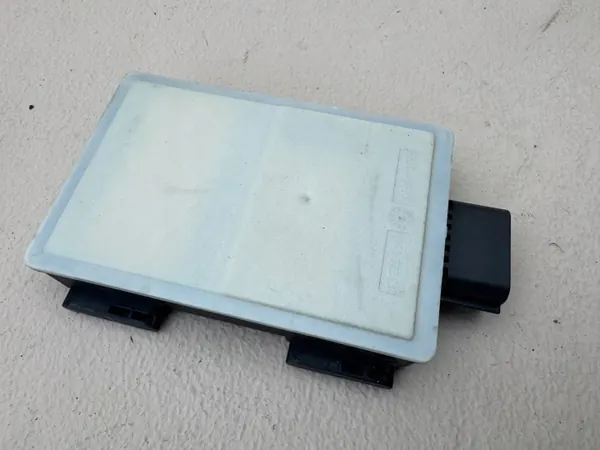 Land Rover Defender L663 döda vinkeln sensor OEM L8B2-14F152-BK image 2