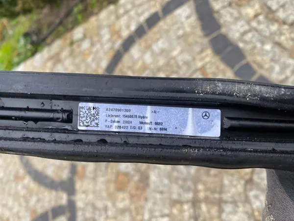 Mercedes 247 GLA linke Dachreling OEM 2478901300 image 9