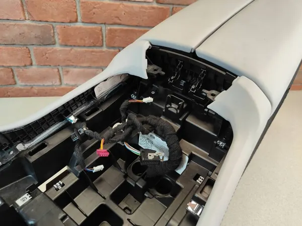 Accoudoir central OEM 5A3D137 Silverstone Sensafin image 8