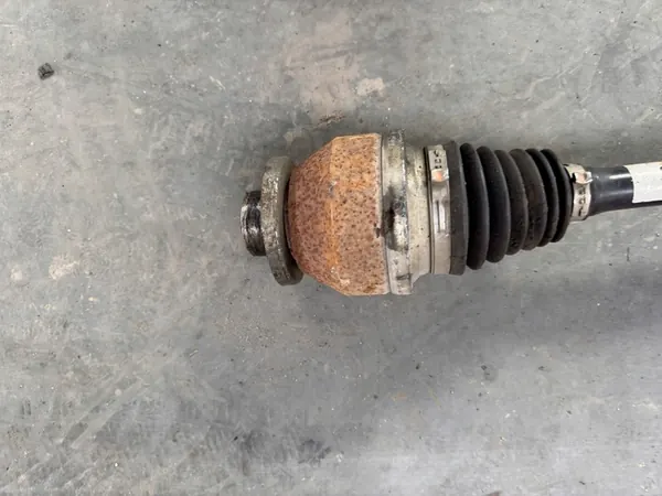 VW T5 LIFT 2.0 TDI Vänster Framhjulaxel image 2