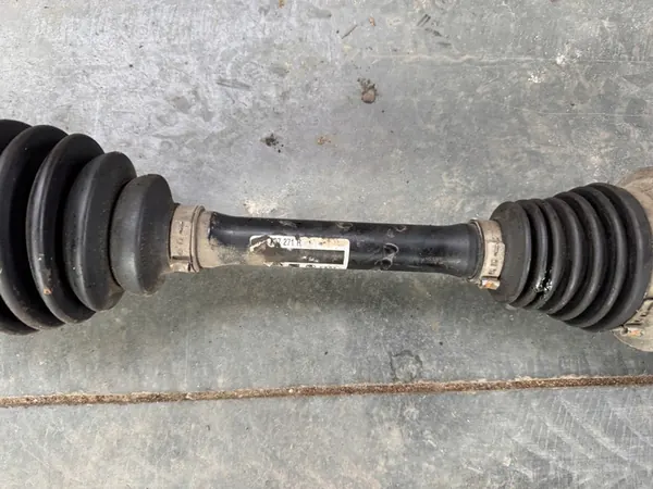 VW T5 LIFT 2.0 TDI Vänster Framhjulaxel image 3