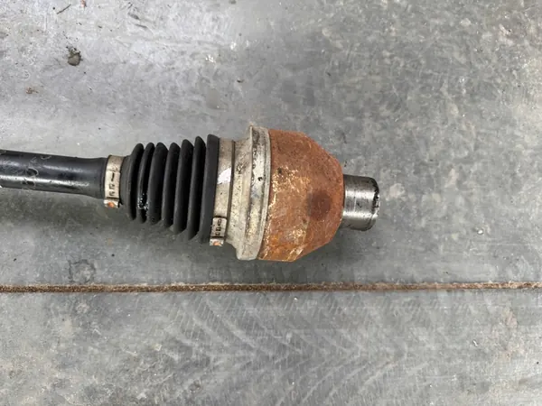 VW T5 LIFT 2.0 TDI Vänster Framhjulaxel image 4