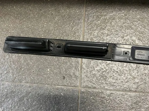 Iveco Daily 4e gen kofferbakbekleding OEM 3804776 image 3