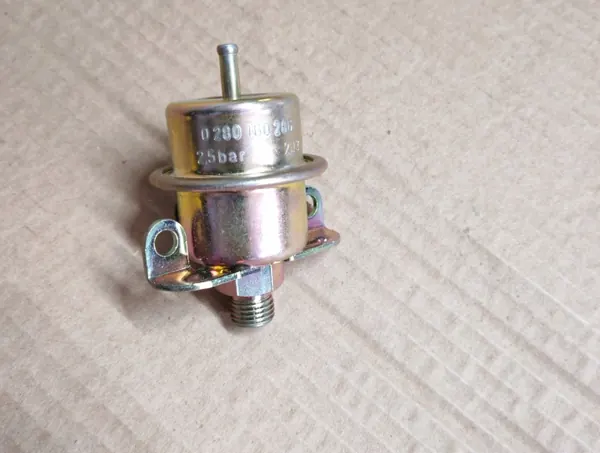 Régulateur pression carburant OEM 0280160286 Porsche image 2